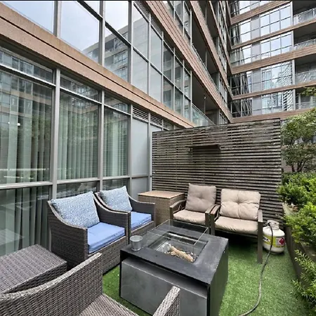 1Bdrm Plus Den With 2 Real Beds Plus Sofabed & Terrace & Parking